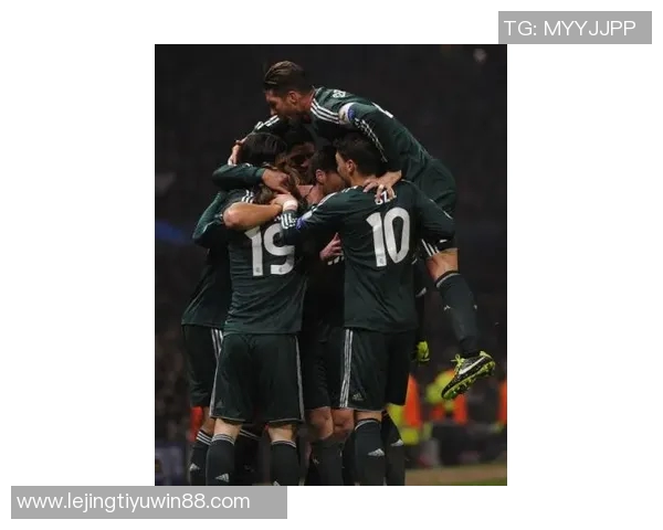 梅开二度的拉斐尔维加助力帕尔梅拉斯逆转胜利展现伟大比赛精神